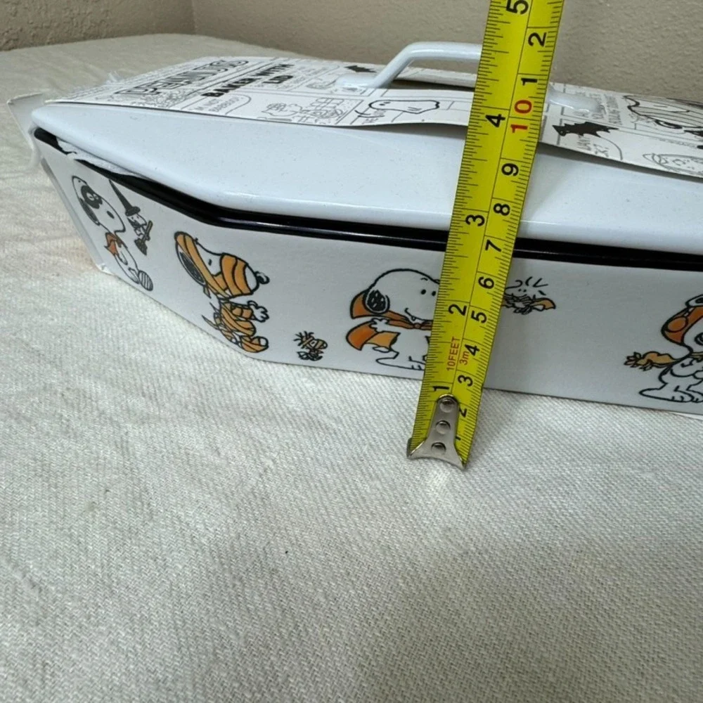 Zrike Peanuts Halloween Coffin Shaped Baking Dish Baker with Lid Haunted Snoopy